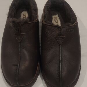 UGG Men's Dark Brown Leather Slip-On Clogs with Shearling